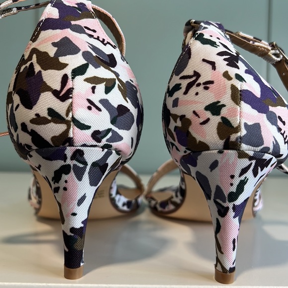 Ashley Stewart Tia 3-Strap Floral Ankle Strap Heels. Size 11 W. - Picture 12 of 12